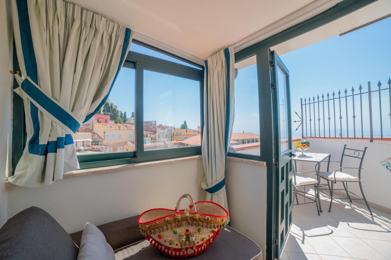 Ottaviano Suite - Elegante Attico Vista Mare Таормина Екстериор снимка