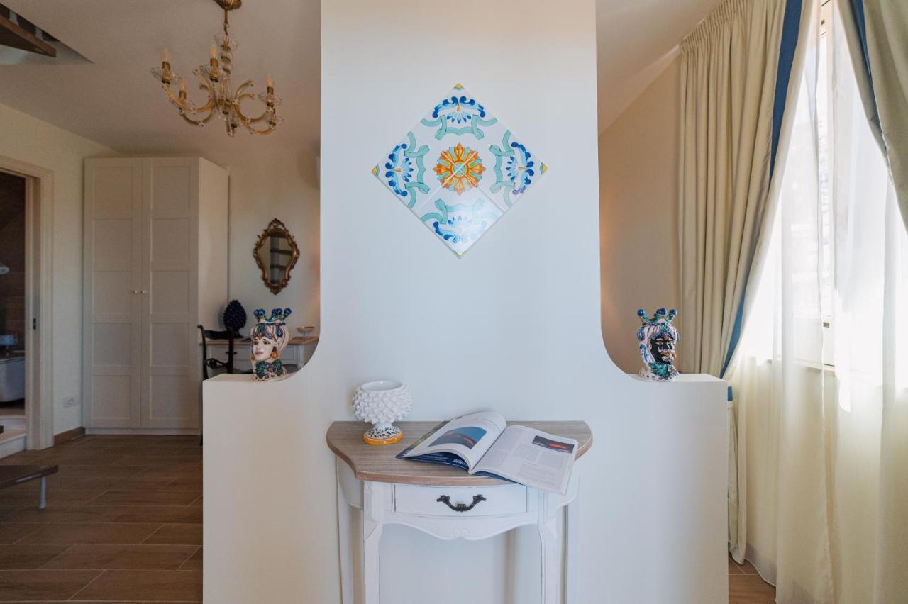Ottaviano Suite - Elegante Attico Vista Mare Таормина Екстериор снимка