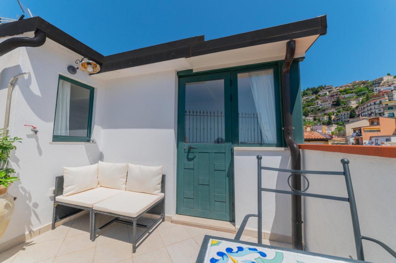 Ottaviano Suite - Elegante Attico Vista Mare Таормина Екстериор снимка